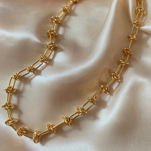 Barb Twist Link Chain Necklace
